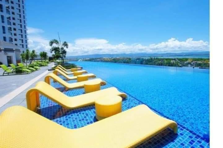 Hotel The Mactan Town Lapu-Lapu City Exterior foto