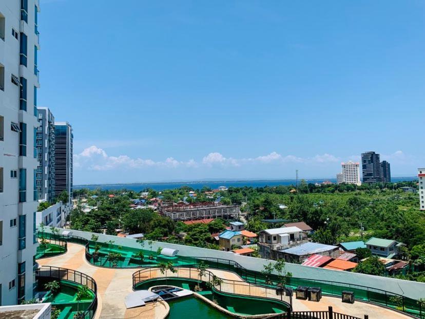Hotel The Mactan Town Lapu-Lapu City Exterior foto